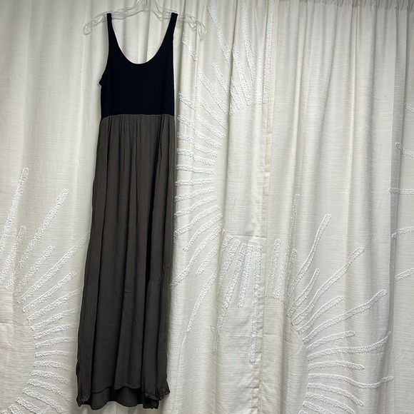 Loft size Small Petite Mixed Media Maxi dress Black and Sage Green crinkle skirt - Picture 2 of 2